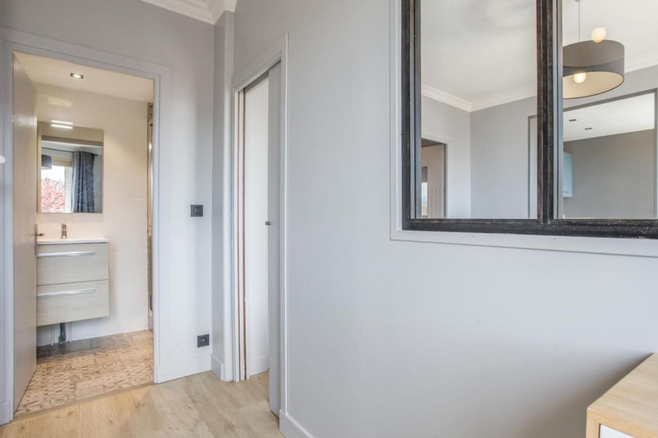 Апартаменти Modern 1Br With Terrace And A Breathtaking View In Аннесі Екстер'єр фото