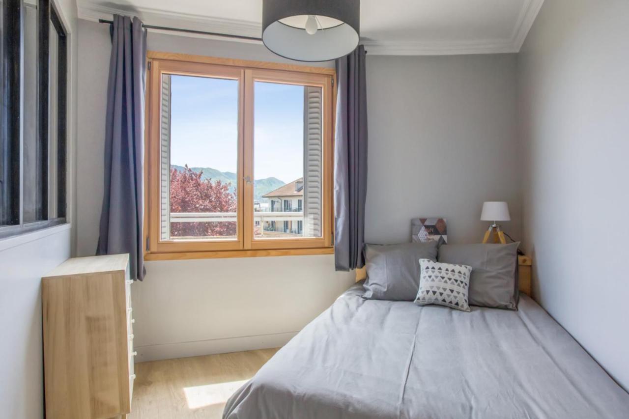Апартаменти Modern 1Br With Terrace And A Breathtaking View In Аннесі Екстер'єр фото